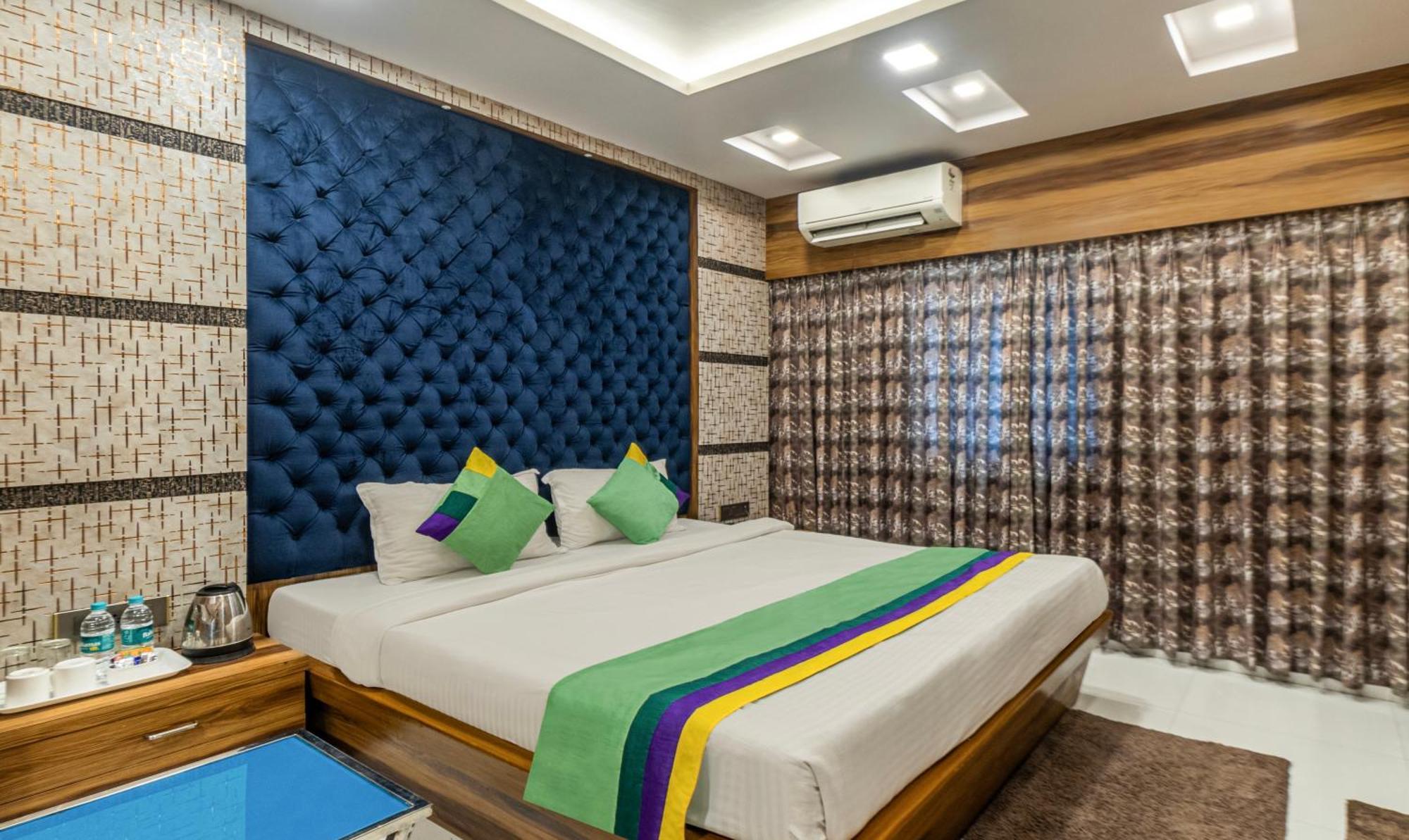 Hotel Orion Crystal Kalkata Exteriér fotografie